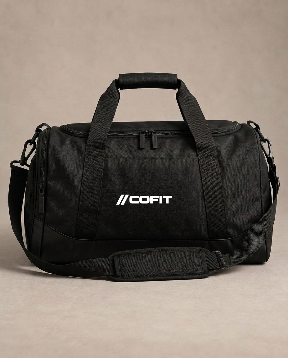Cofit Duffel Bag i sort vannavvisende stoff med hvit Cofit-logo
